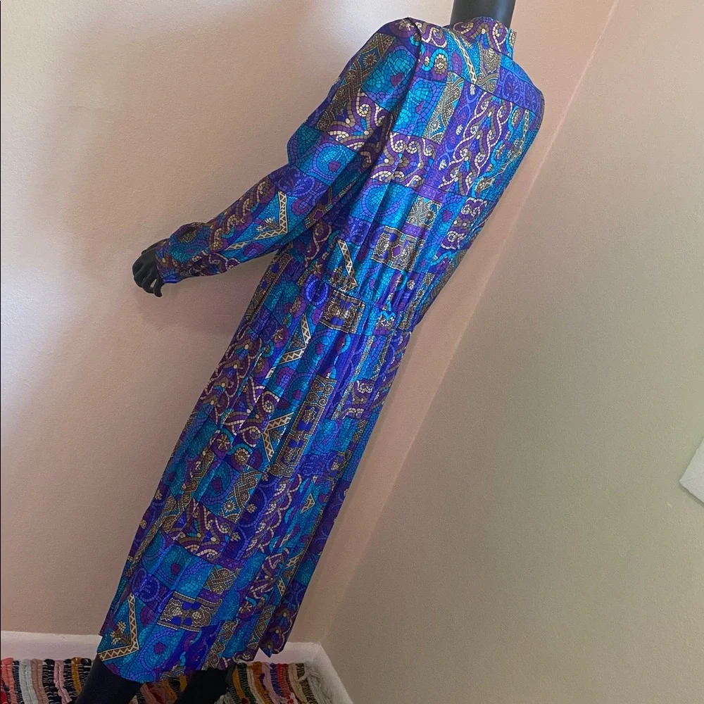 VINTAGE Leslie Fay Beautiful Purple and Teal Long Sleeve Printed Pleated Dress - Picture 8 of 12